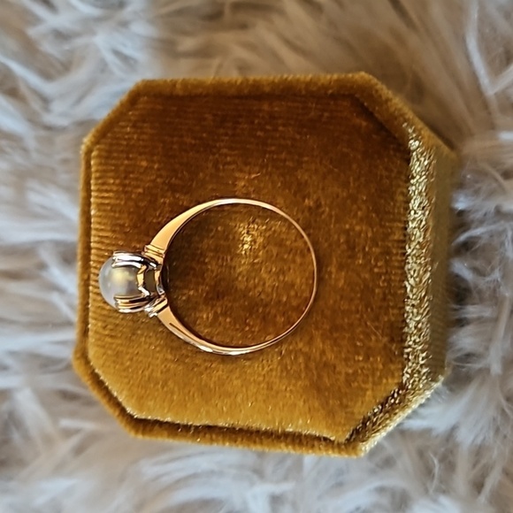 Vintage 1940s Cultured Pearl Ring 14K Yellow Gold Solitaire Setting Orga… - Picture 4 of 11